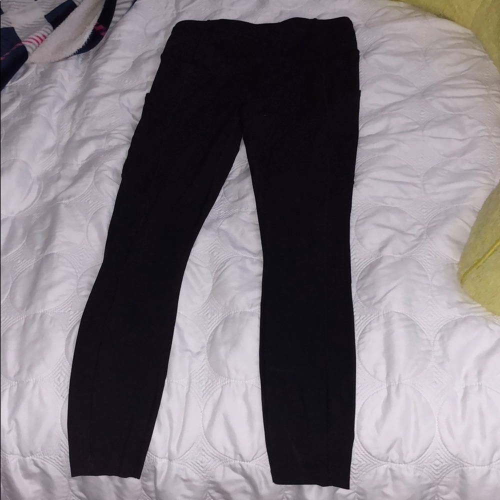 BRAND NEW LULULEMON LEGGINGS size 6 Make Offers